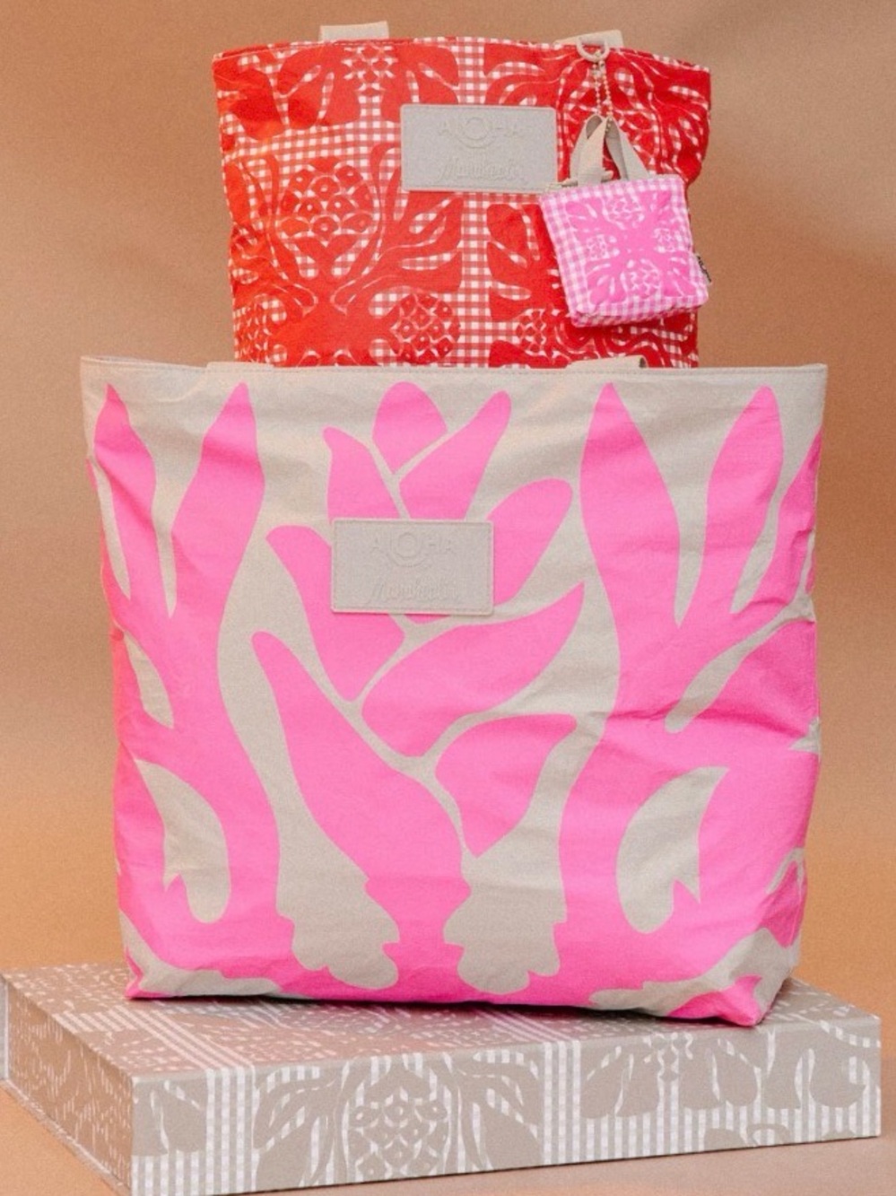 BNWT ALOHA Collection and MANUHEALII Collection. Kealoha Tripper Set.